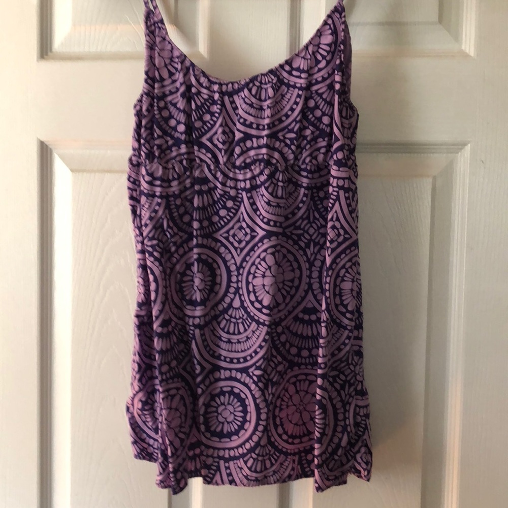 Sleeveless GAP top
